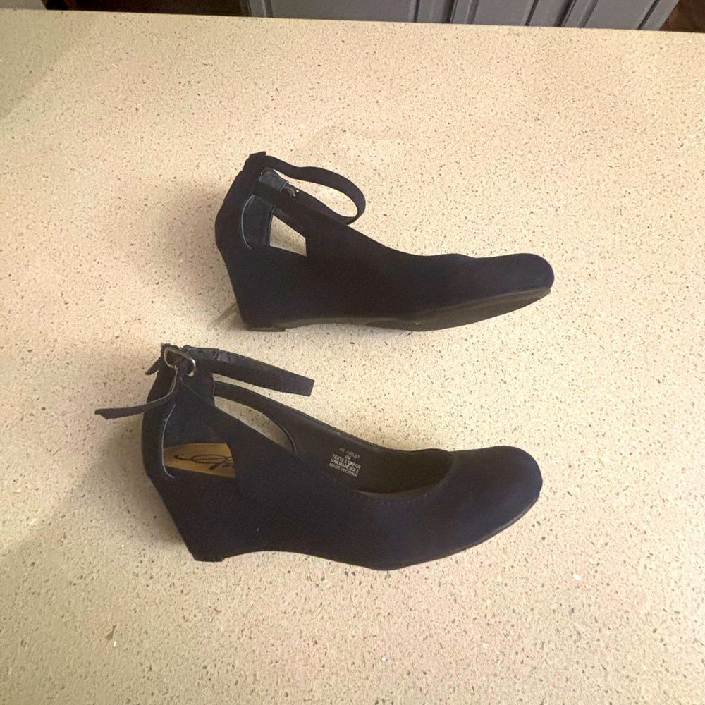 Women's Navy Wedge Shoes by American Rag